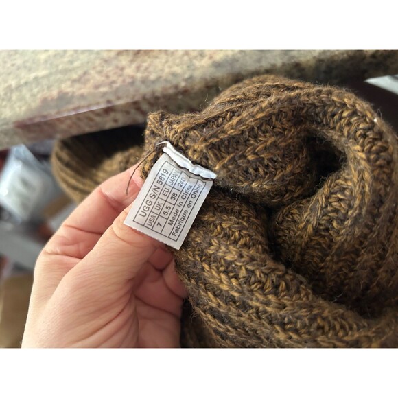 UGG Australia Women’s Classic Y2K Cardy Tall Knit Boots size 7 Sheepskin Lined - Picture 11 of 13